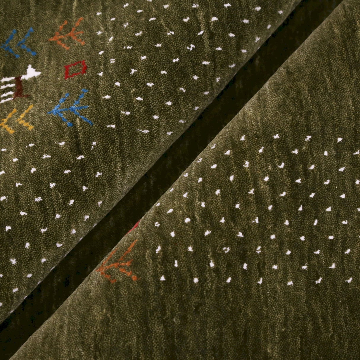 Solid with Border Patterns Hand Loomed Wool Area Rug