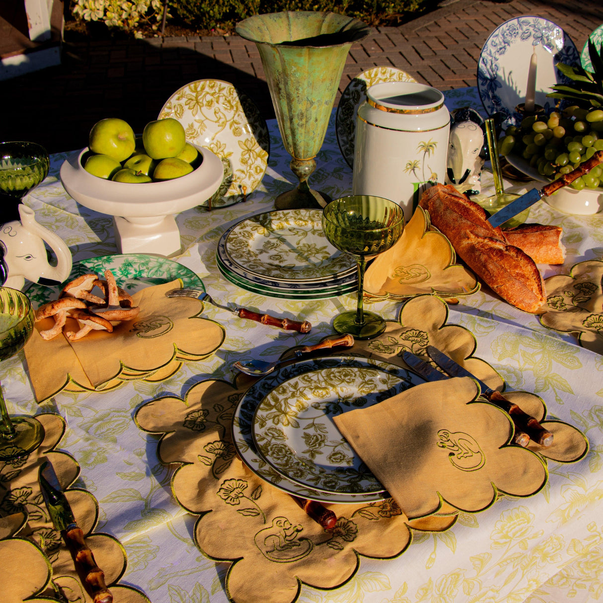 Sunlit Moss Napkin - Set of 4-Napkin-Parc Decor