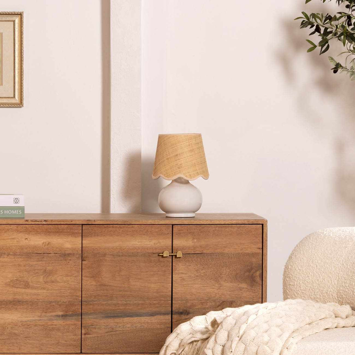 Theisseil Beige Table Lamp-Lighting-Parc Decor