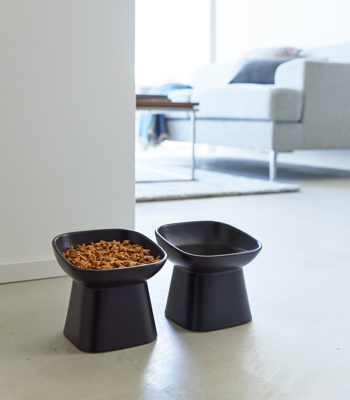 Tilted Pet Food Bowl-Pets-Parc Decor