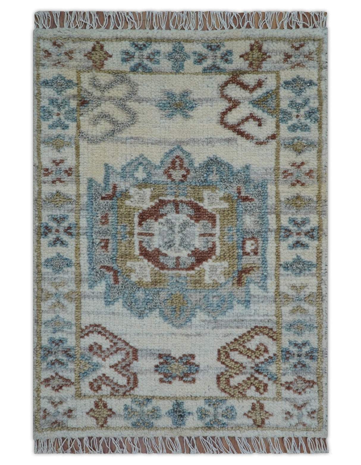 Traditional Design Ivory Hand knotted 2x3 Wool Area Rug