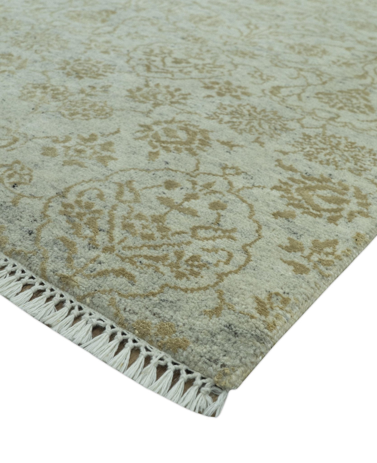 Traditional Design Ivory, Silver and Brown 7x9 Hand Knotted wool rug