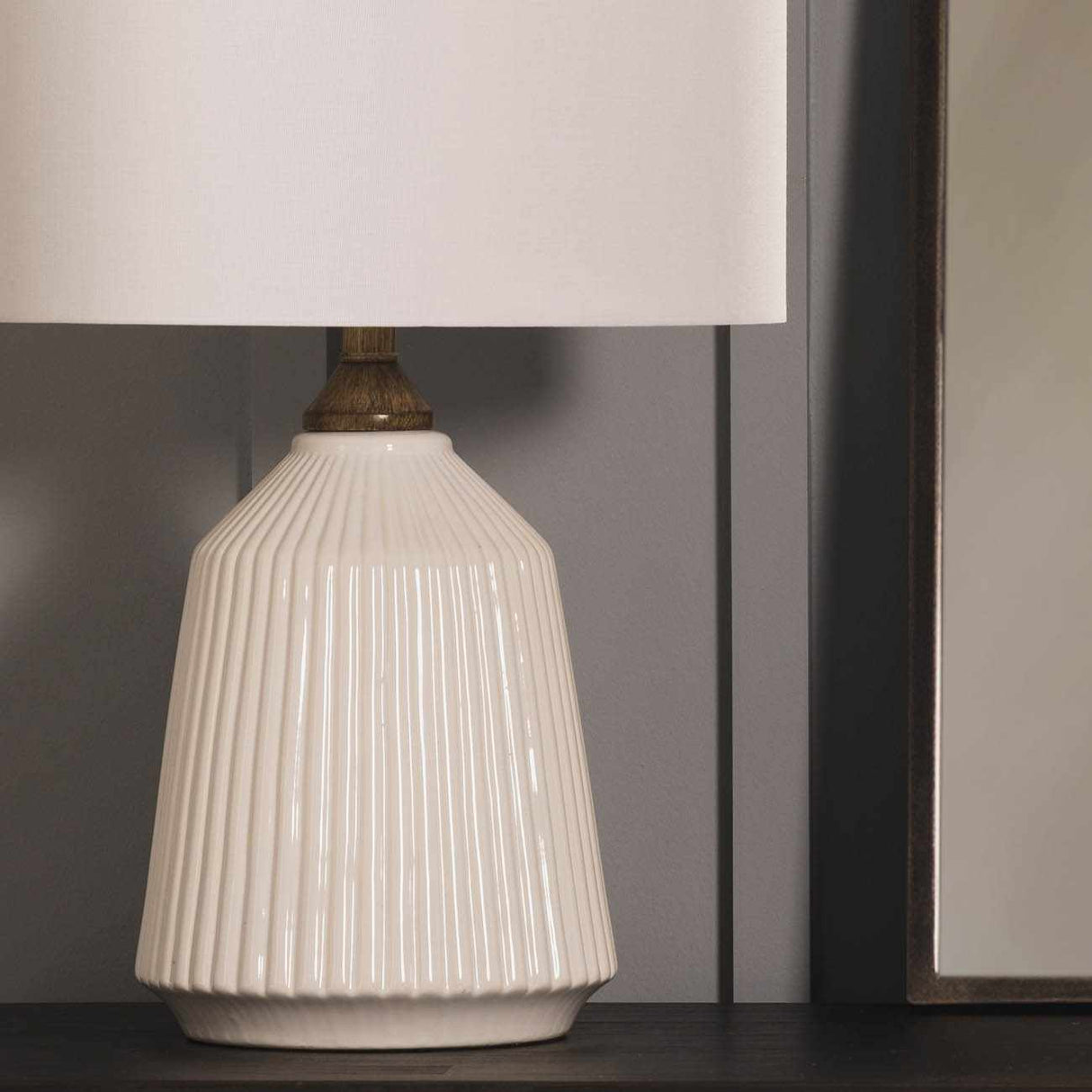 Tramutola White Table Lamp-Lighting-Parc Decor