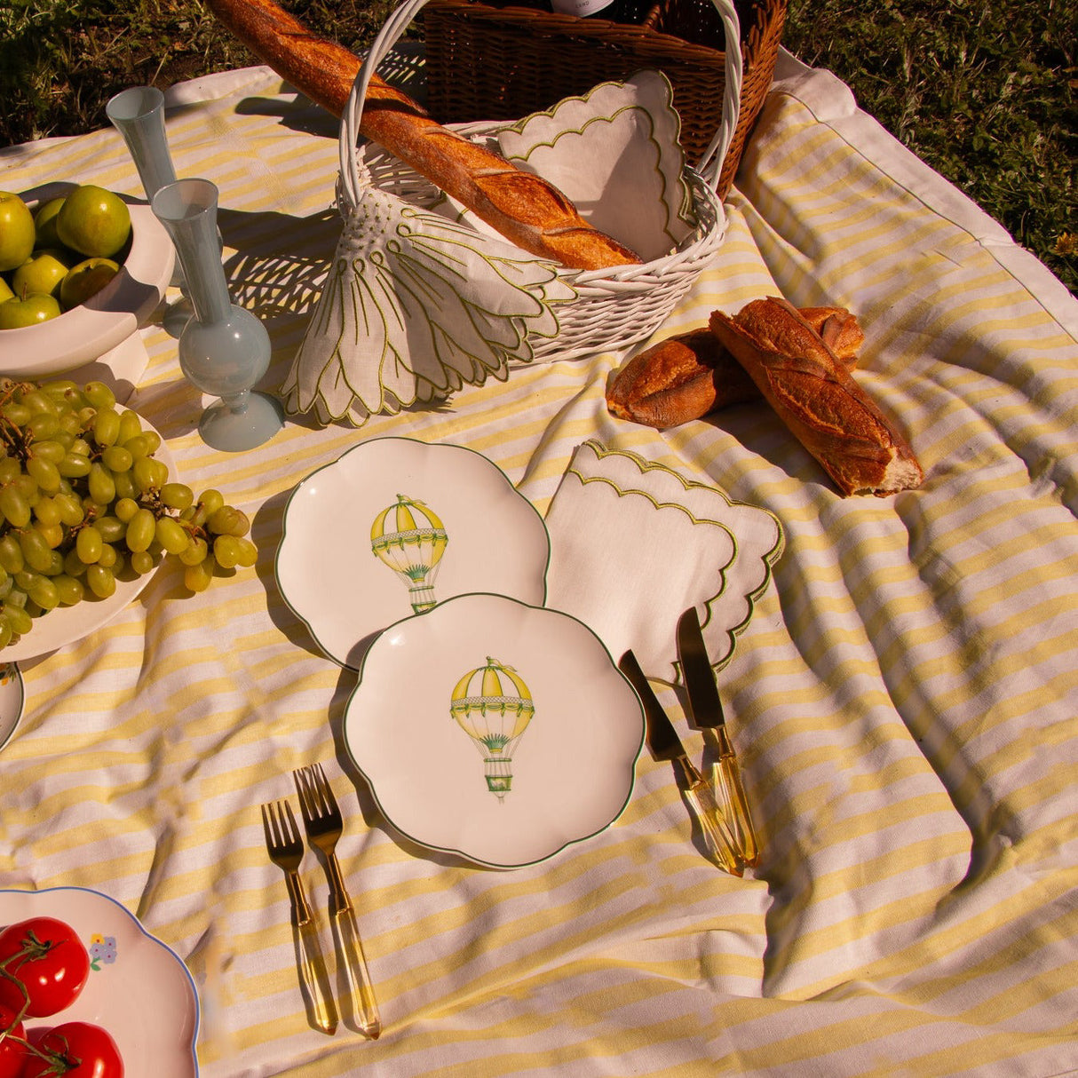 Valensole Lavender Scalloped Starter Plate - Set of 4 (+1 Bonus Plate)-Starter Plate-Parc Decor