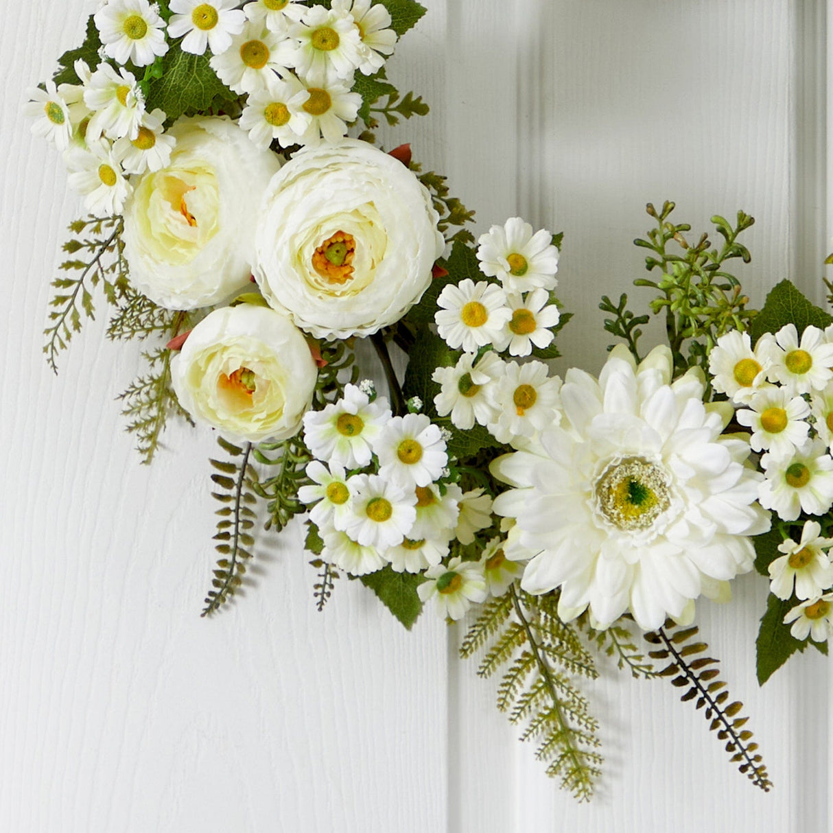 24” Mixed Daisy’s and Ranunculus Wreath-Parc Decor