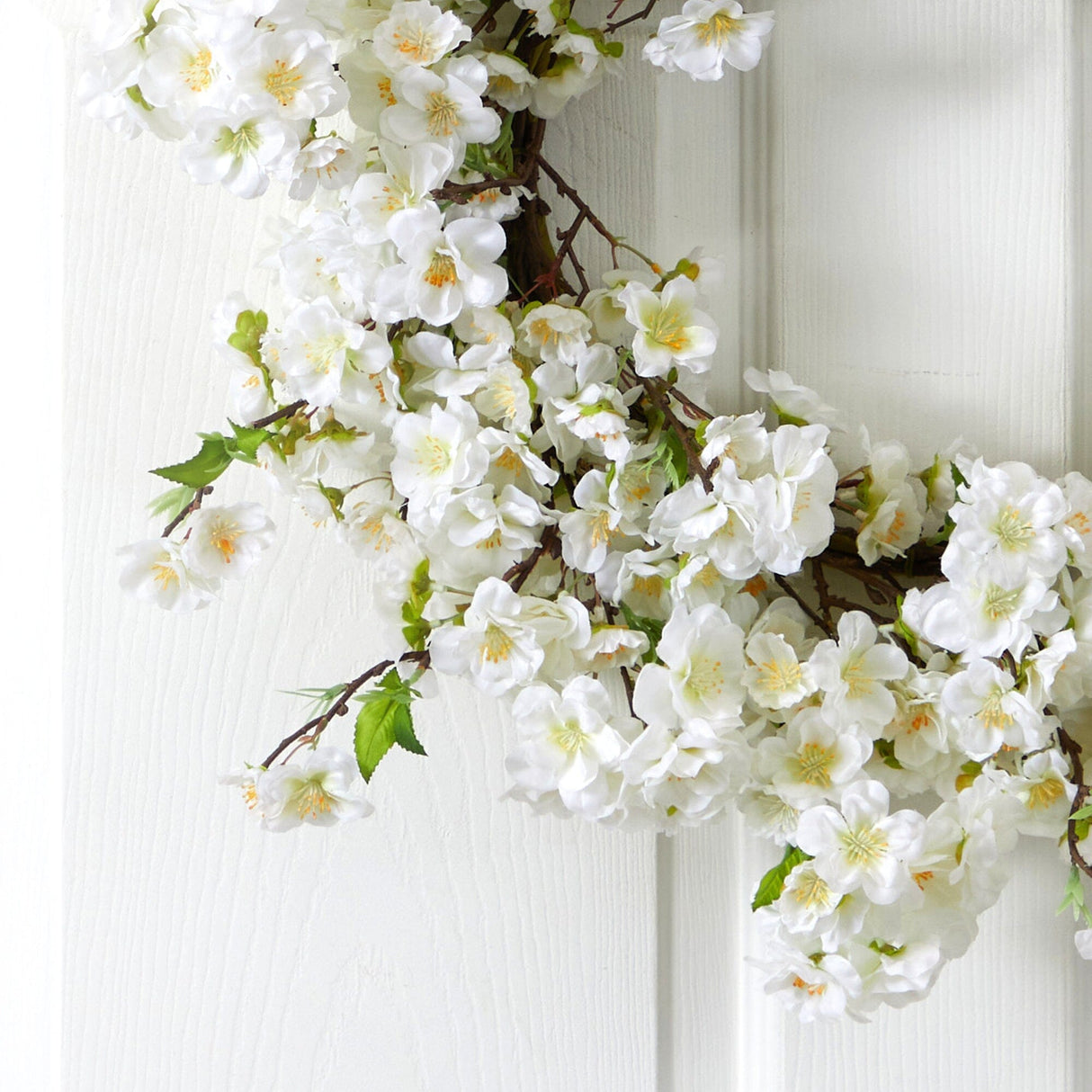 24” White Flower Blossom Wreath-Parc Decor