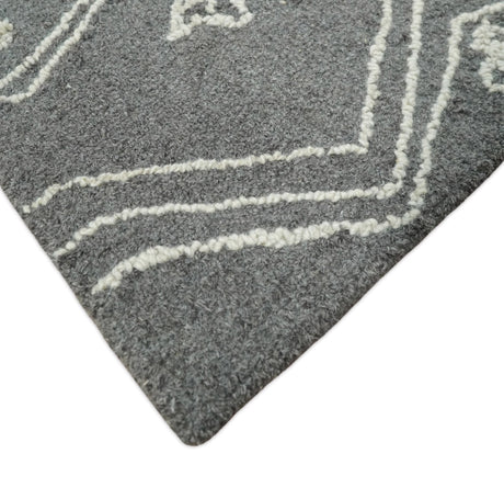 2x4 Gray and White Tribal Hand Tufted Textured Loop Area Rug