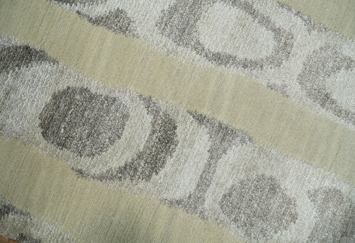 2x4 Modern Beige and Gray Wool and Silk Hand Knotted Rug