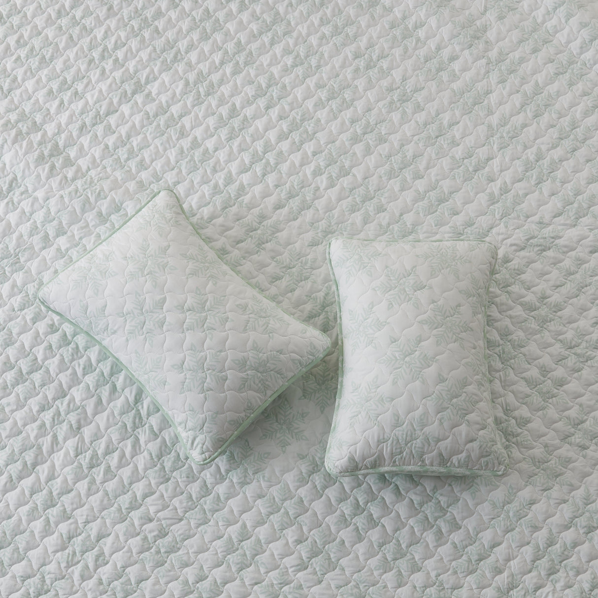 3 Piece Large Snowflake Quilt - Noemi Collection-Parc Decor