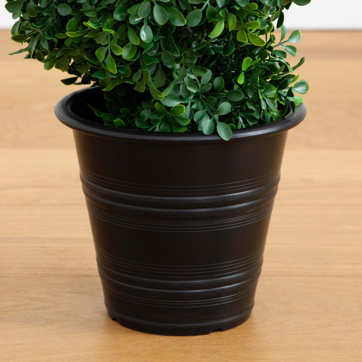 4' Boxwood Spiral Topiary with Planter (Indoor/Outdoor)-Parc Decor