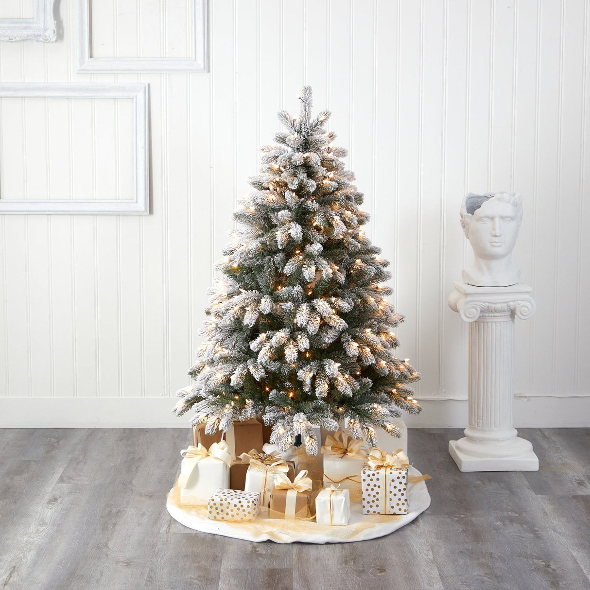 5’ Flocked South Carolina Spruce Artificial Christmas Tree with 300 Clear Lights and 621 Bendable Branches-Christmas Tree-Parc Decor