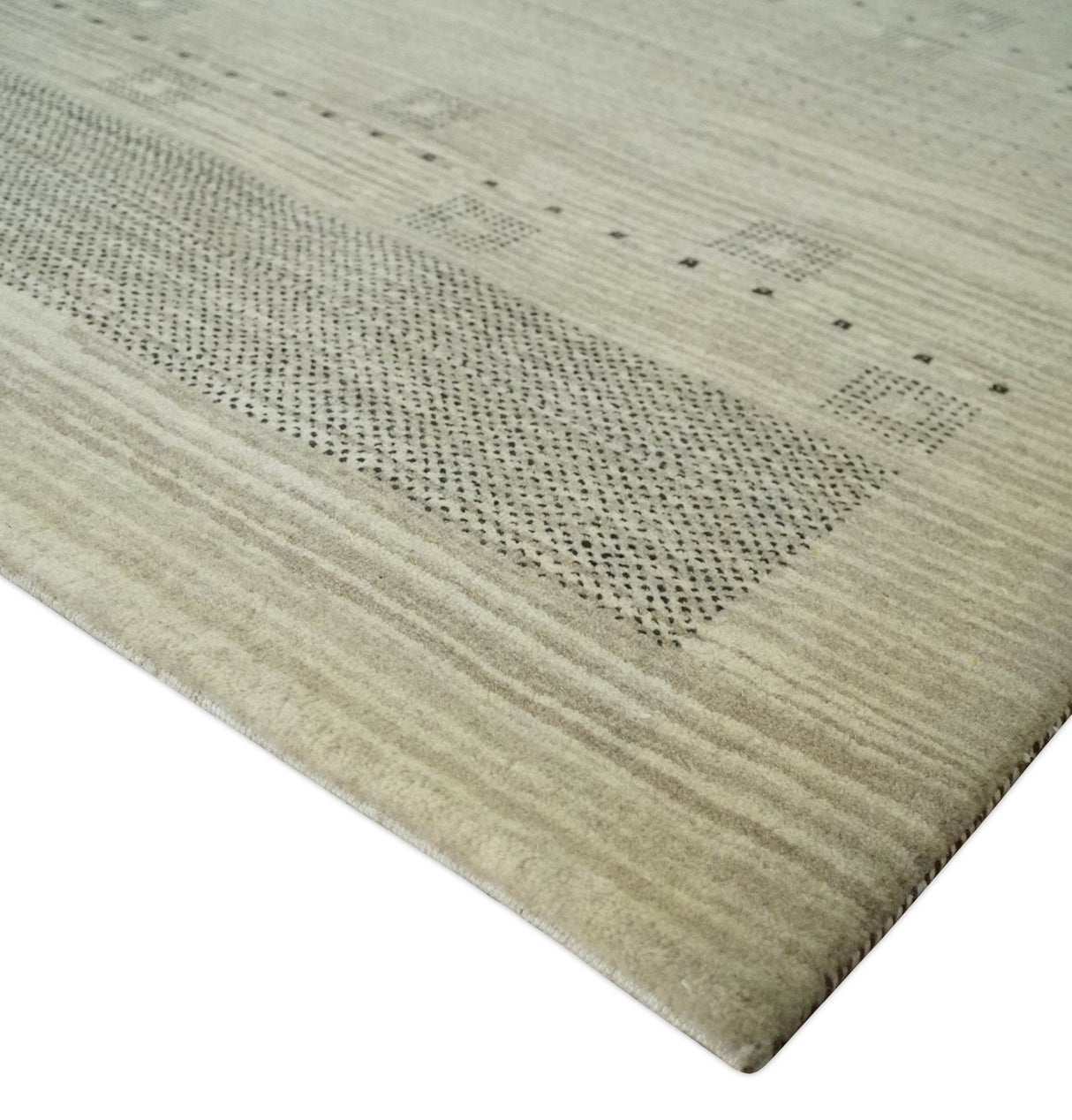 5x7 Beige and Gray Wool Hand Knotted Southwestern Gabbeh Rug