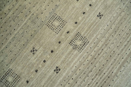 5x7 Beige and Gray Wool Hand Knotted Southwestern Gabbeh Rug