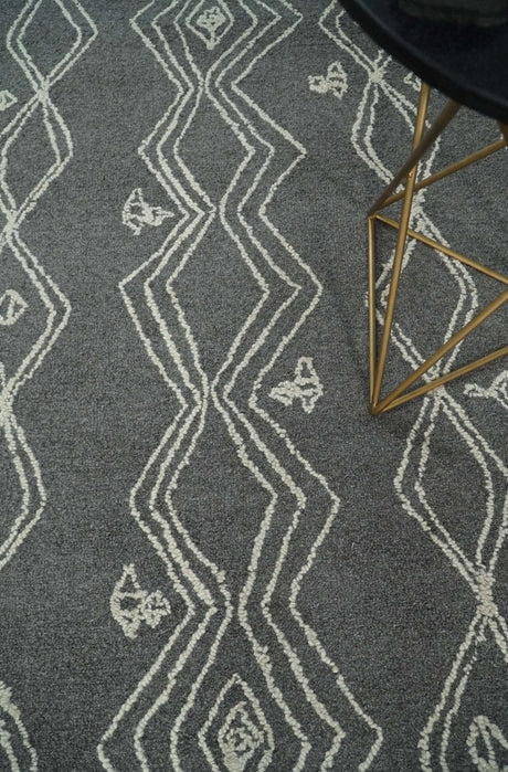 5x8 Gray and White Tribal Hand Tufted Textured Loop Area Rug