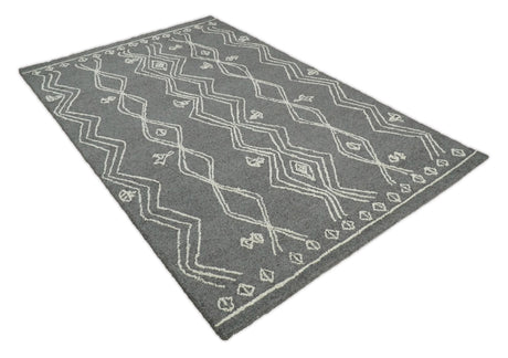 5x8 Gray and White Tribal Hand Tufted Textured Loop Area Rug