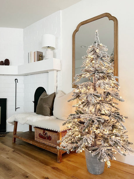 6’ Flocked Long Vermont Pine Tree with 758 Branches and 250 LED Lights in Decorative Planter-Parc Decor