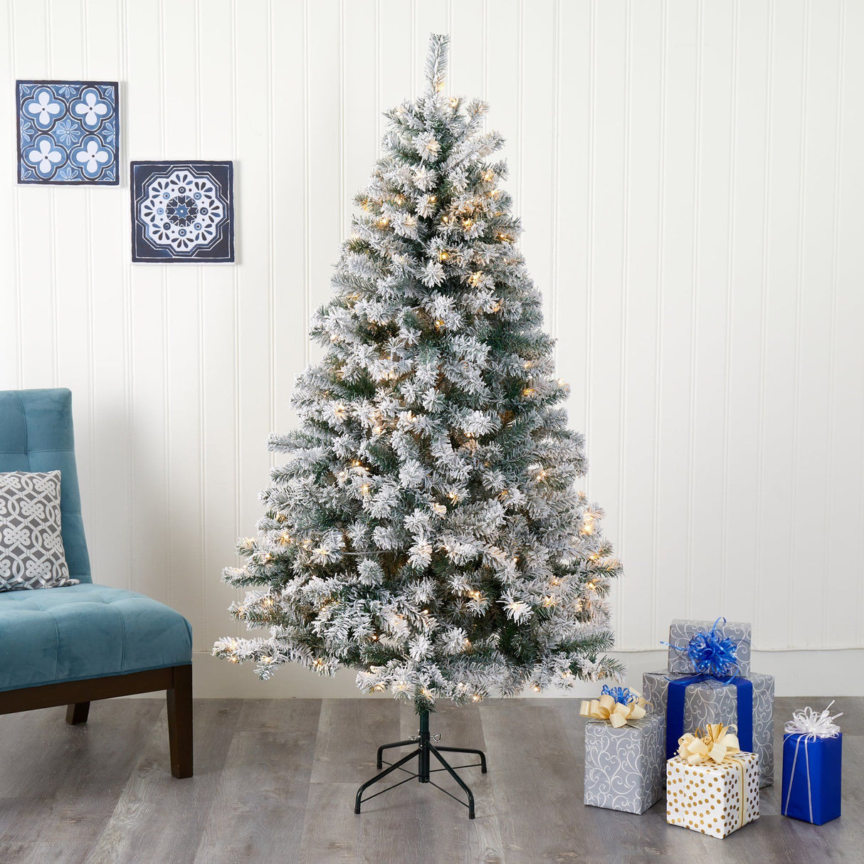 6' Flocked Rock Springs Spruce Artificial Christmas Tree with 250 Clear LED Lights-Christmas Tree-Parc Decor