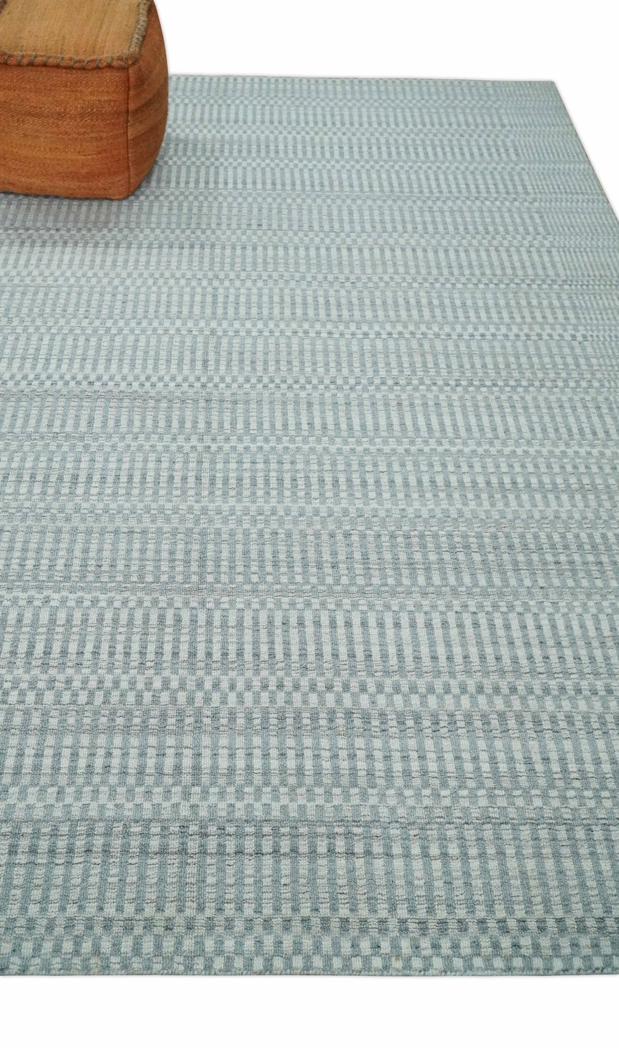 8x10 Hand Made Modern Trellis Ivory and Silver Blended Wool Area Rug