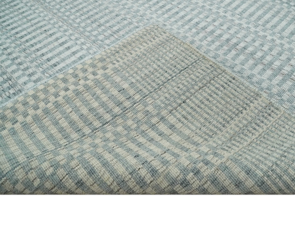 8x10 Hand Made Modern Trellis Ivory and Silver Blended Wool Area Rug