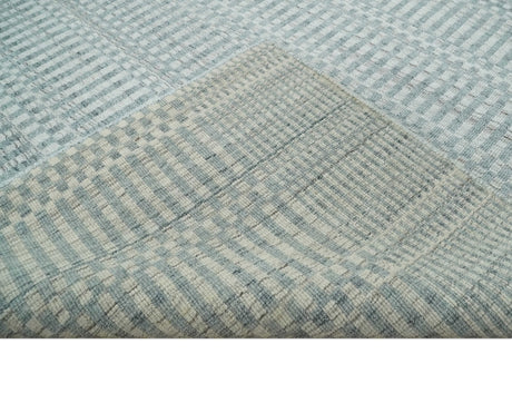 8x10 Hand Made Modern Trellis Ivory and Silver Blended Wool Area Rug