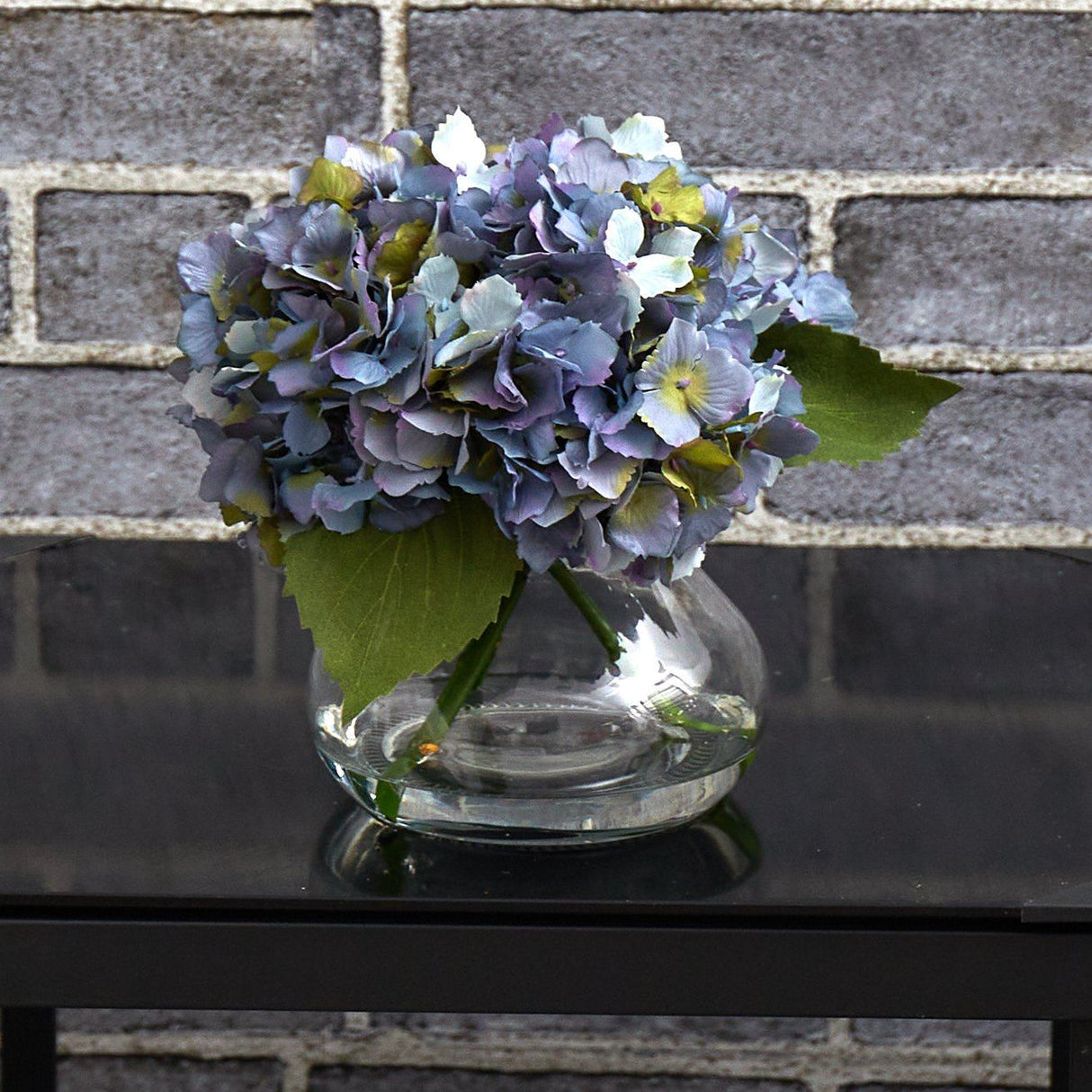 Artificial Blooming Hydrangea in Vase-Parc Decor