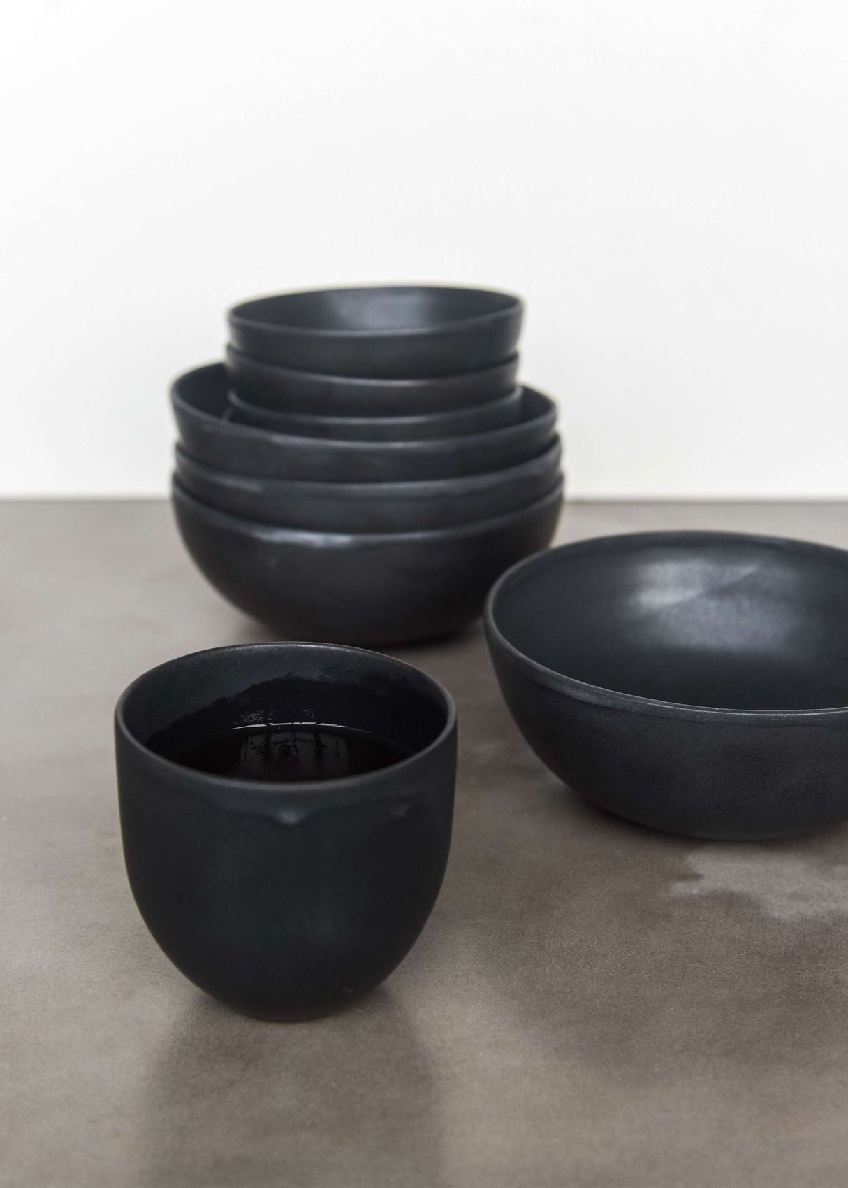 Black Matte Stoneware Bowl-Parc Decor