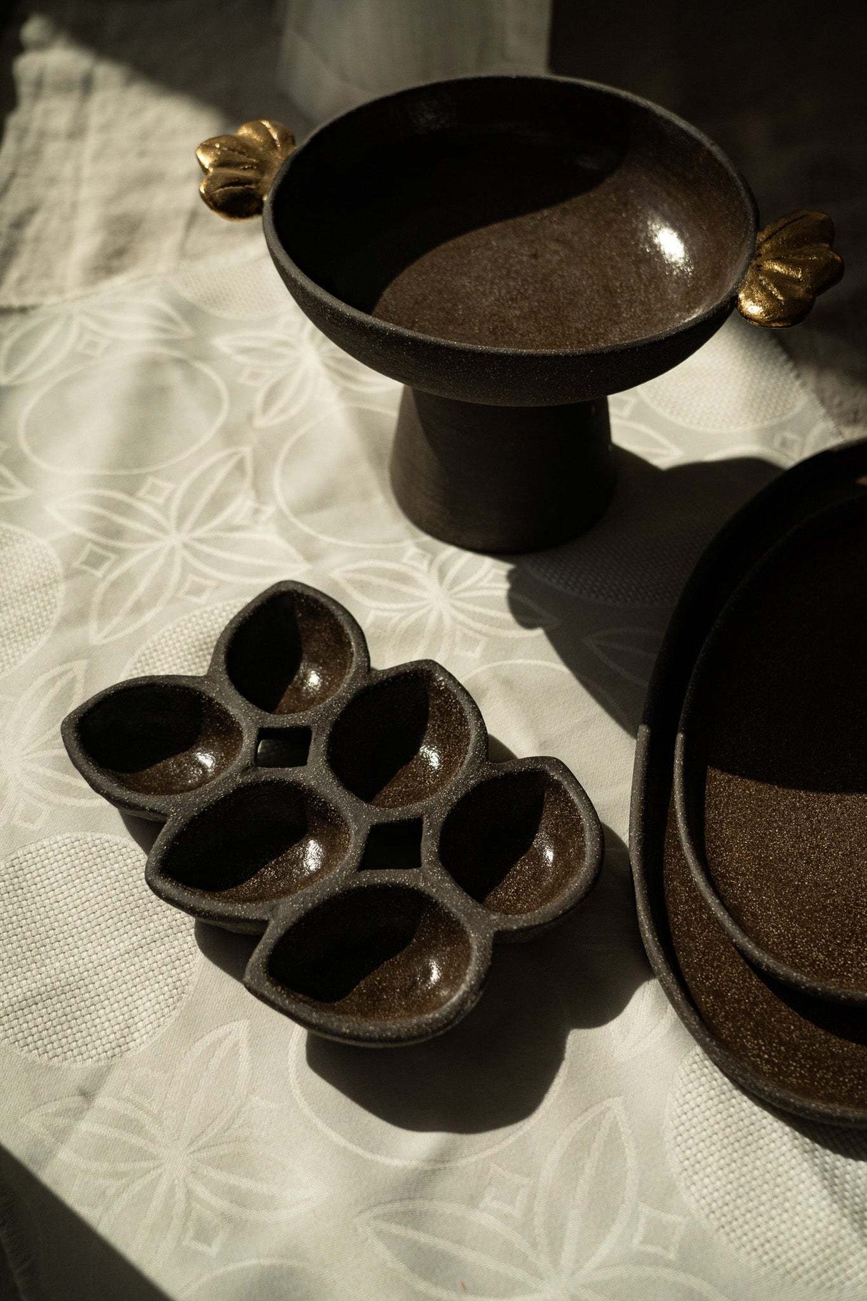 Handmade Stoneware Serving Dish "PUMPERNICKEL"-Parc Decor