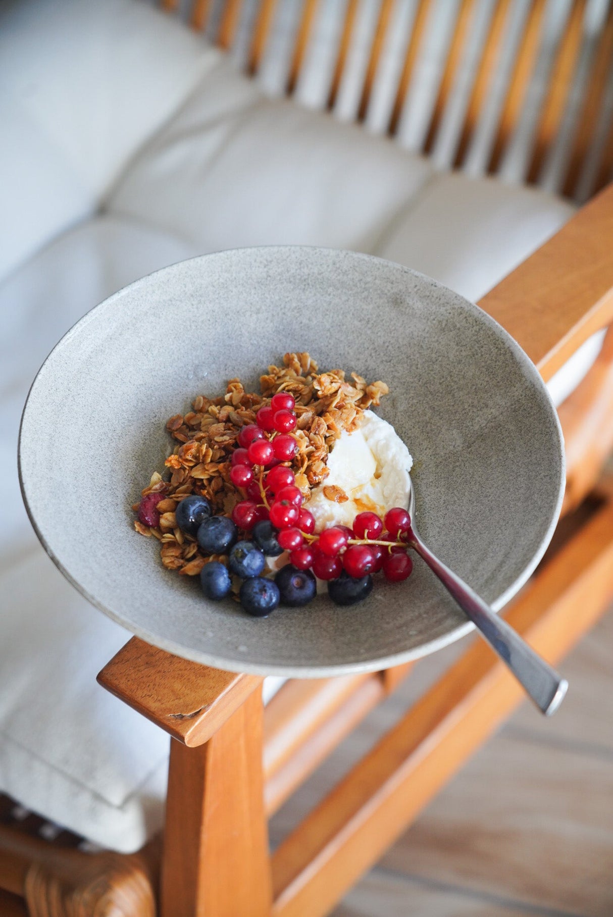 Hat Shaped Stoneware Plates "Concrete"-Parc Decor