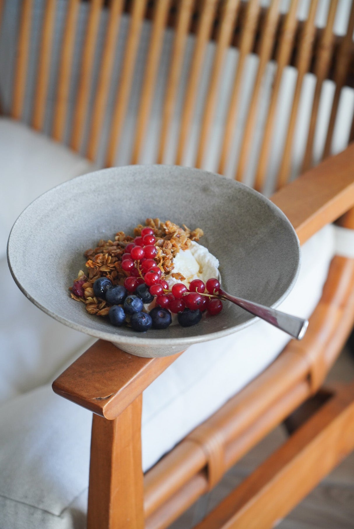 Hat Shaped Stoneware Plates "Concrete"-Parc Decor
