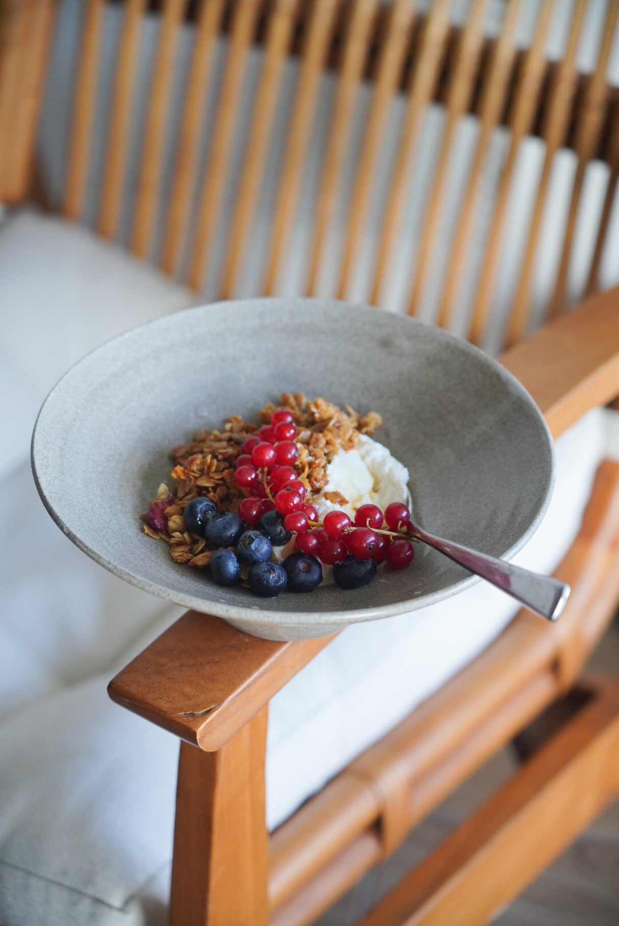 Hat Shaped Stoneware Plates "Concrete"-Parc Decor