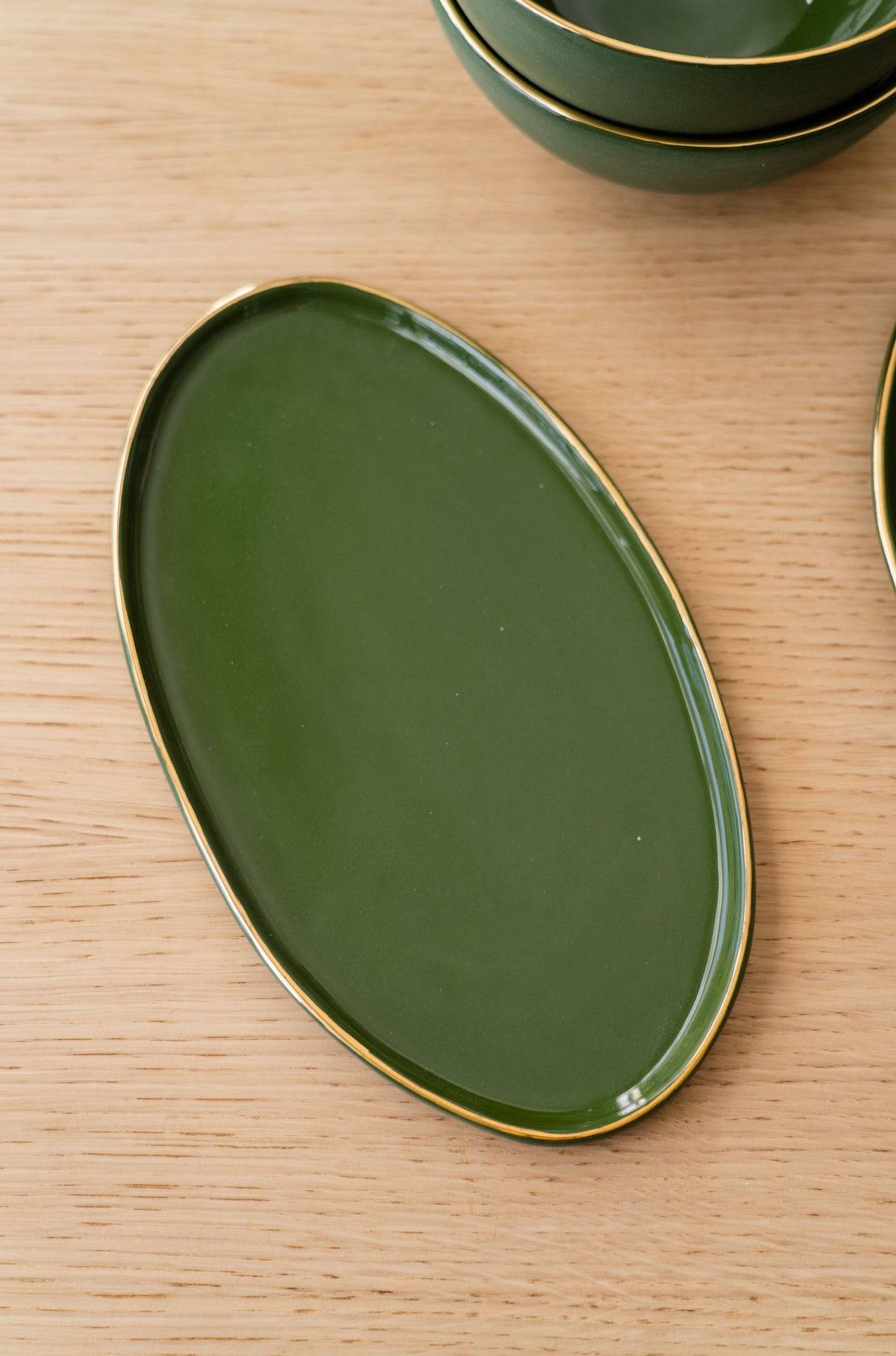 Porcelain Oval Serving Platter with Gold Rim. Green-Parc Decor