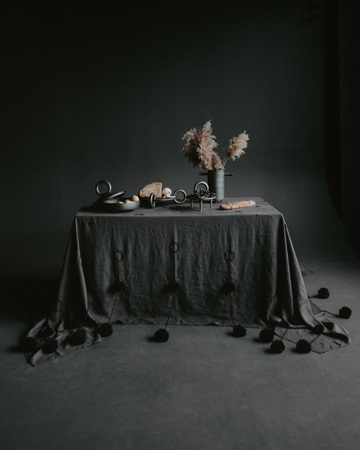 Shallow Serving Bowl with Lid Guculia. Shadow-Parc Decor