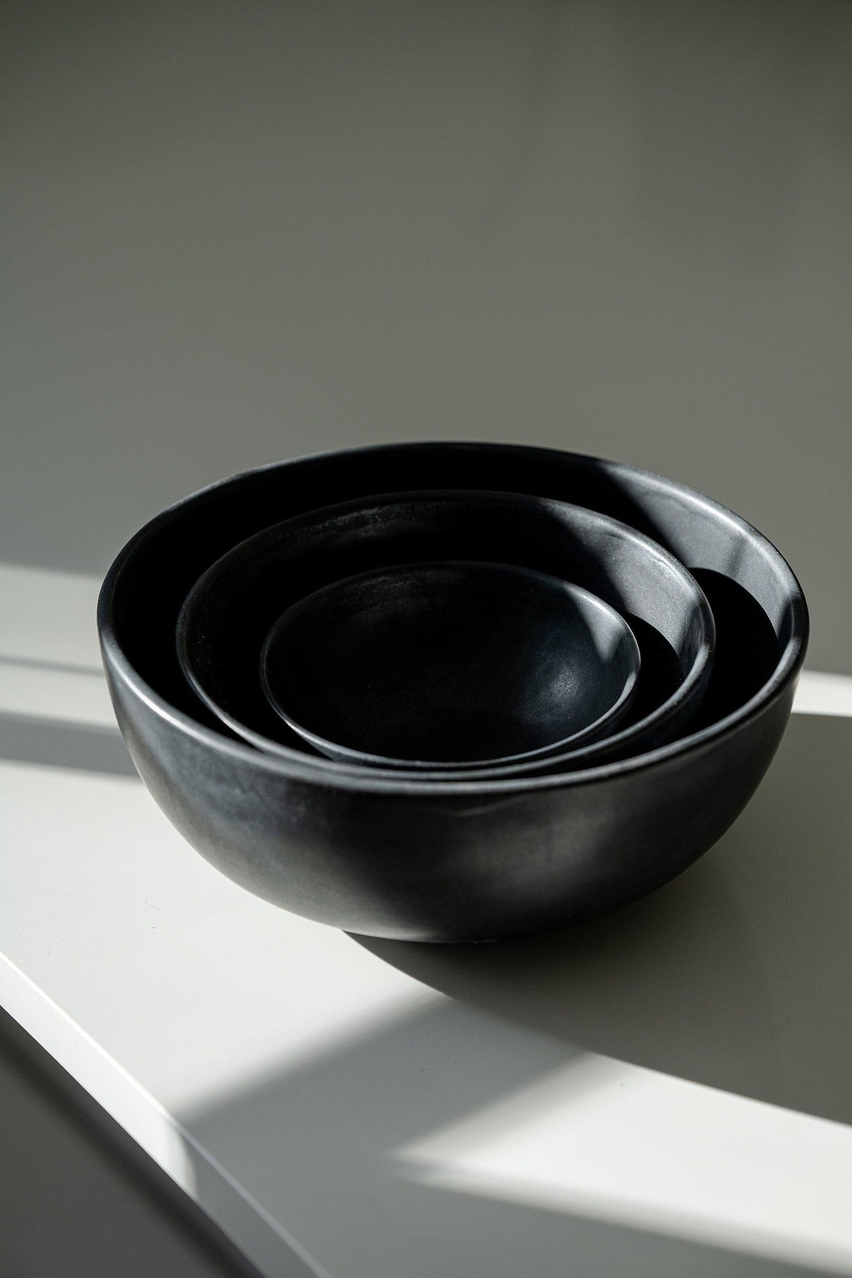 Stoneware Black Matte Salad Serving Bowl-Parc Decor