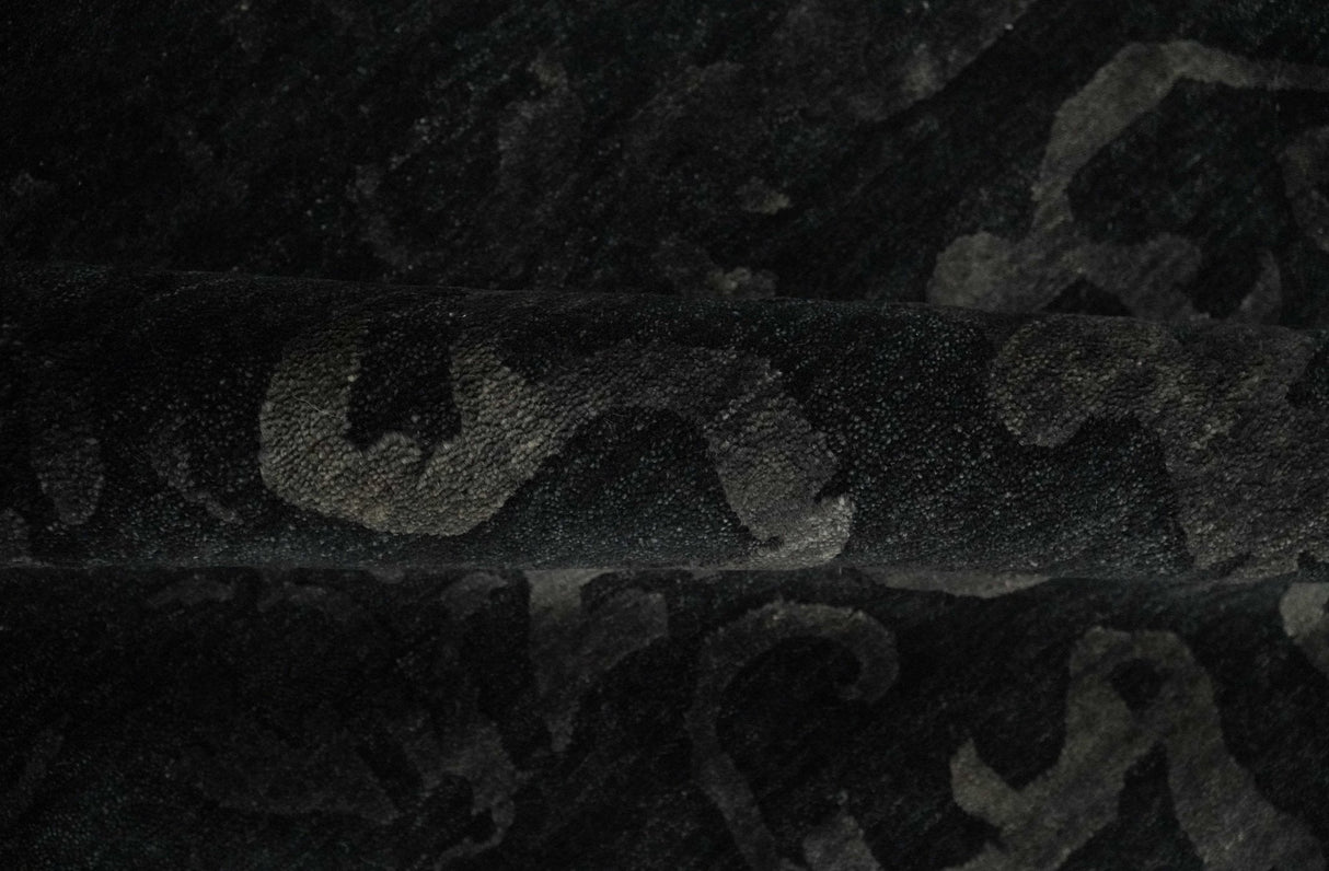 Antique Style Charcoal, Gray and Silver 8x10 Hand knotted wool Area Rug