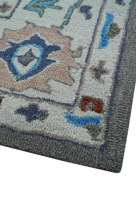 Artic Gray And Ivory Traditional Style Hand Tufted Wool Rug