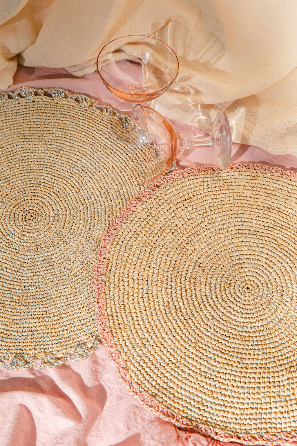 Aura Pink edge placemat, Woven raffia tabletop-table tops-Parc Decor