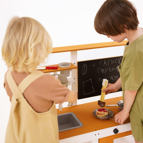 Avenlur Woodland Mud Kitchen – Montessori Outdoor Wooden Play Kitchen