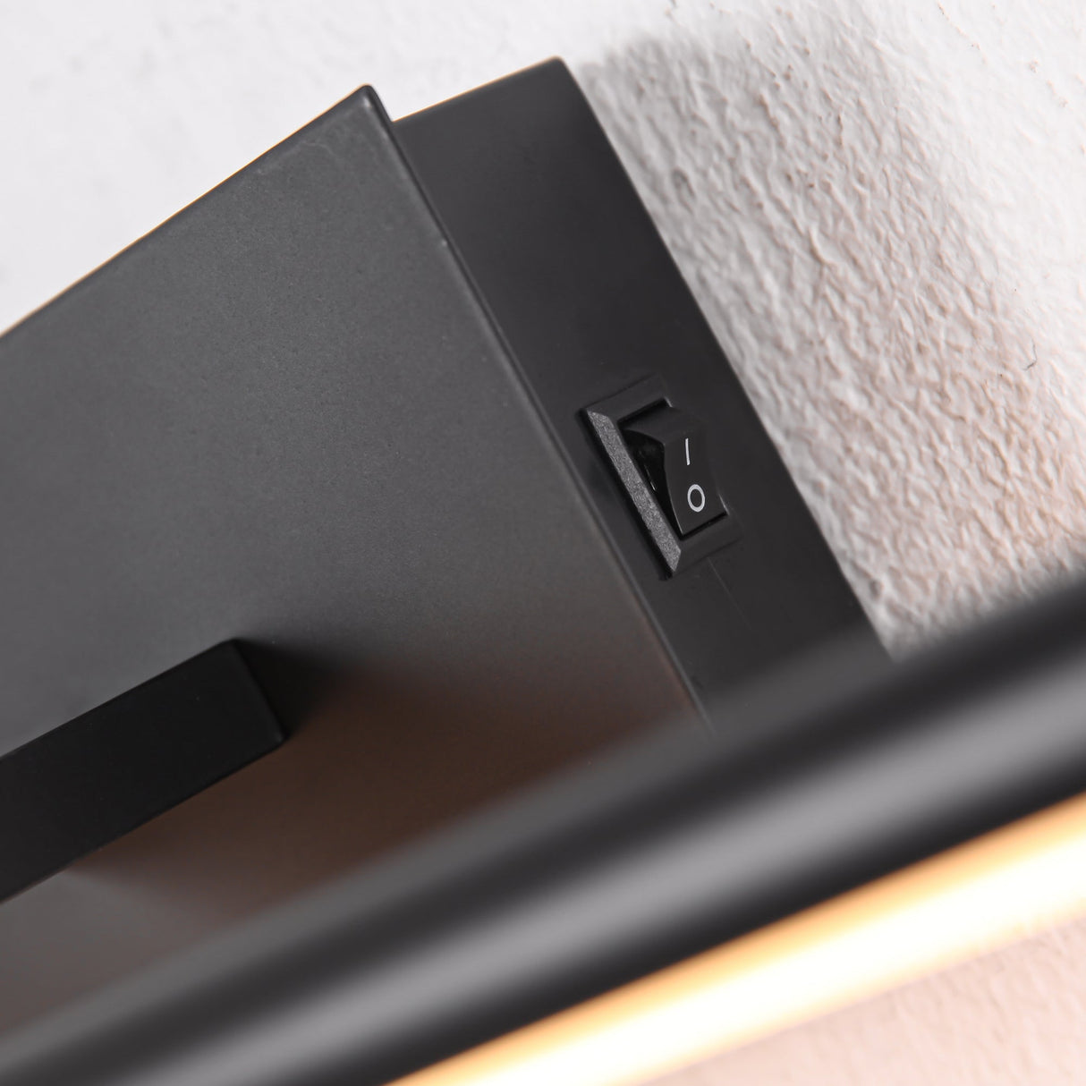 Battery-powered LED Mirror Vanity Light with Remote Control-壁灯-Parc Decor