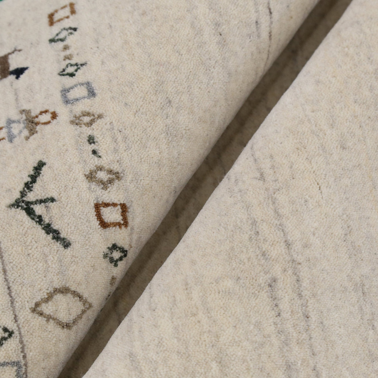 Beige Contemporary Pattern Hand Loomed Wool Area Rug
