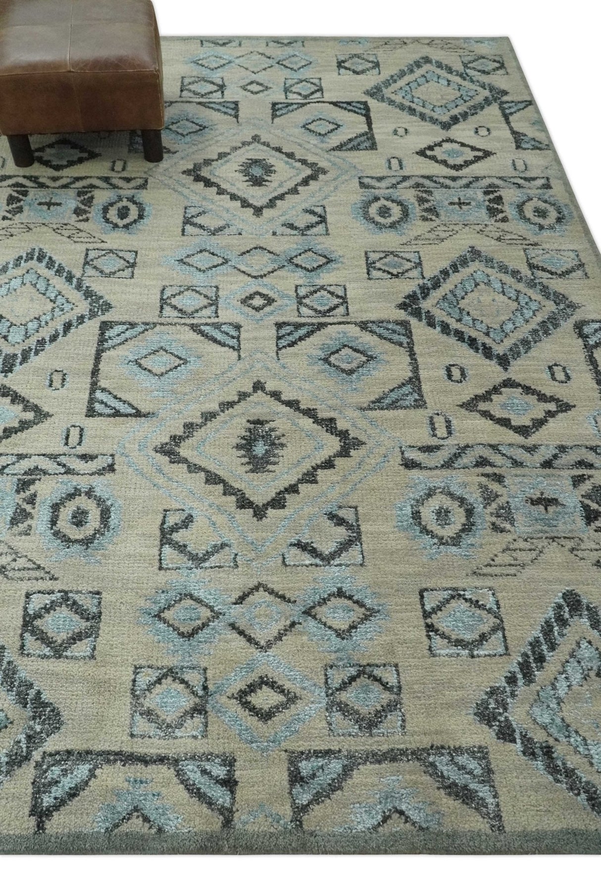 Beige, Silver and Charcoal Hand Knotted Traditional Mamluk design 5x8 wool Area Rug