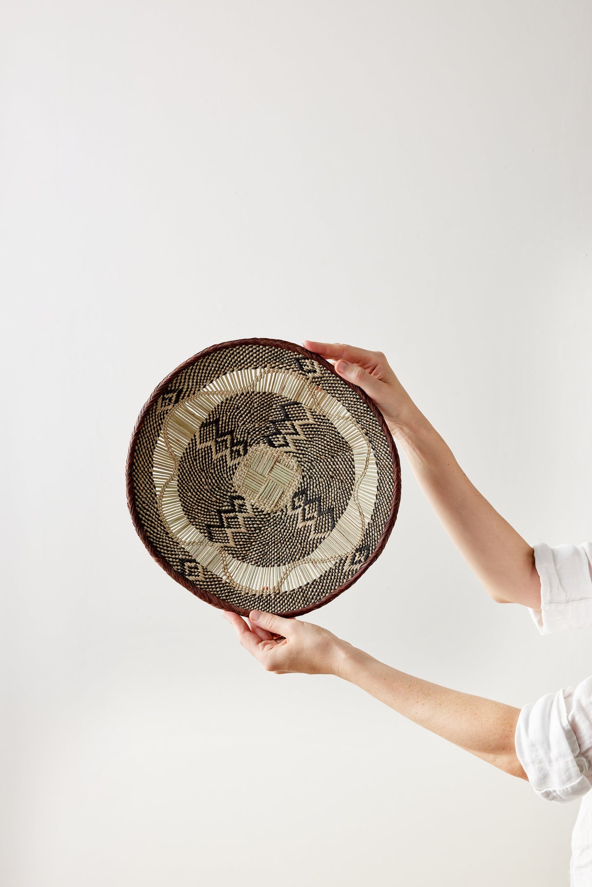 Binga Lace Patterned Basket-Wall Basket-Parc Decor