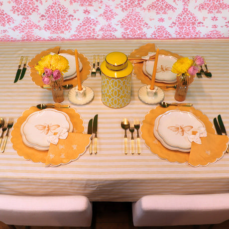Bumble Homecoming Scalloped Ceramic Starter Plates – Set of 4 (+1 Bonus Plate)
