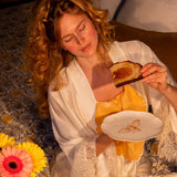 Bumble Homecoming Scalloped Starter Plate - Case of 12 Plates (+3 Bonus Plates)-Starter Plate-Parc Decor