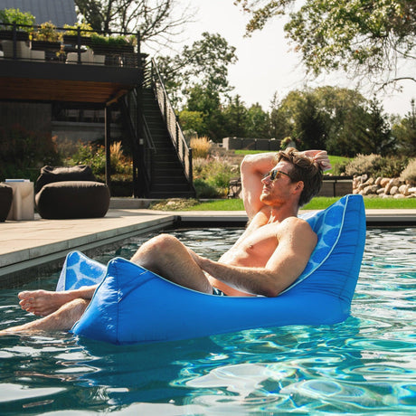 Captain's Float Lounge Chair
