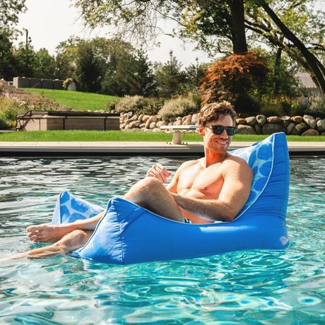 Captain's Float Lounge Chair