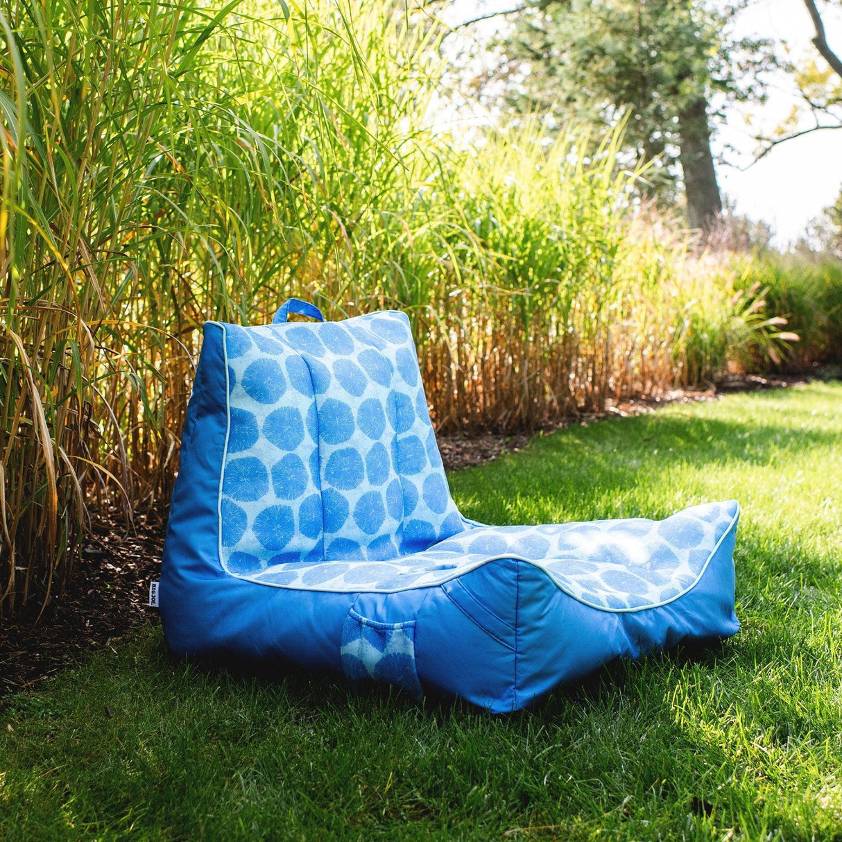 Captain's Float Lounge Chair