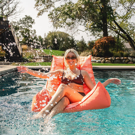 Captain's Float Lounge Chair