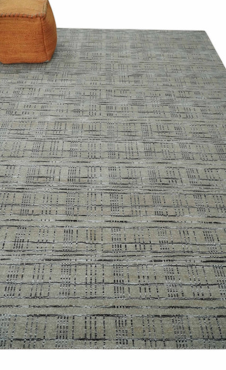 Checkered 8x10 Hand Made Black and Beige Blended Wool Area Rug