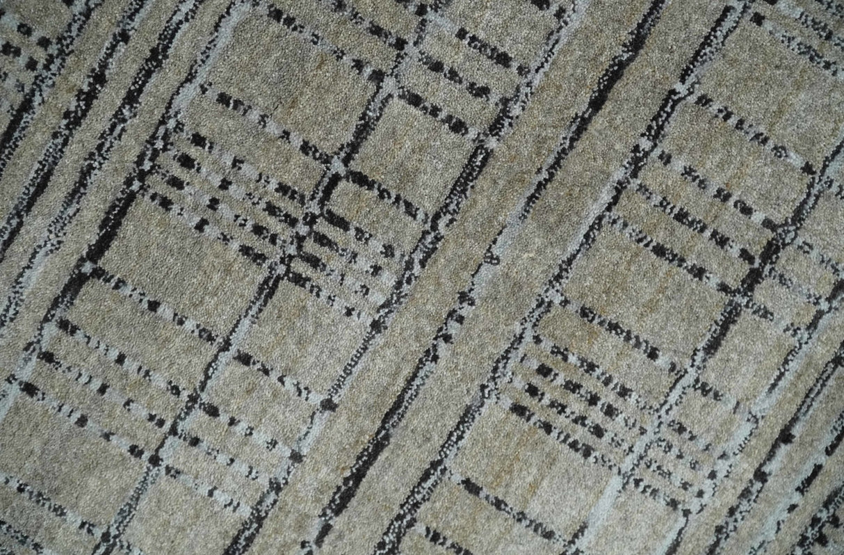 Checkered 8x10 Hand Made Black and Beige Blended Wool Area Rug
