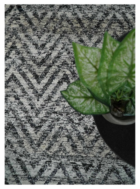 Chevron Silver and Black Shaded 5x8 Bamboo Silk Handwoven Area Rug